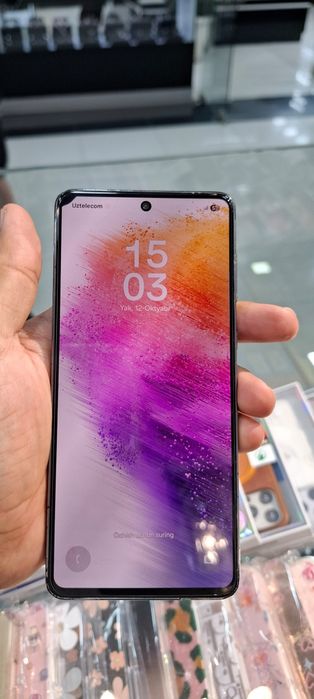 Samsung A73 5G .