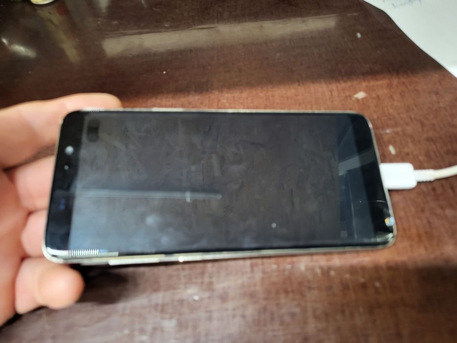 Motorola razr v3 functional . Samsung s 10 + defect !!