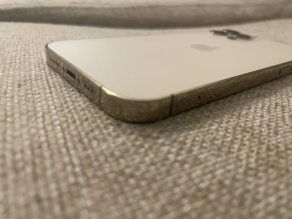 i phone 12 pro  gold като нов