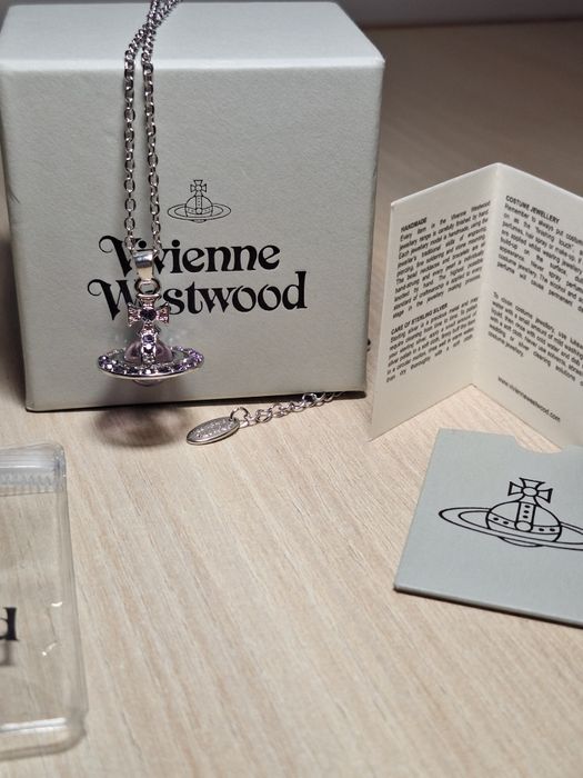 Vivienne Westwood Lănțișor Mov in forma de planeta