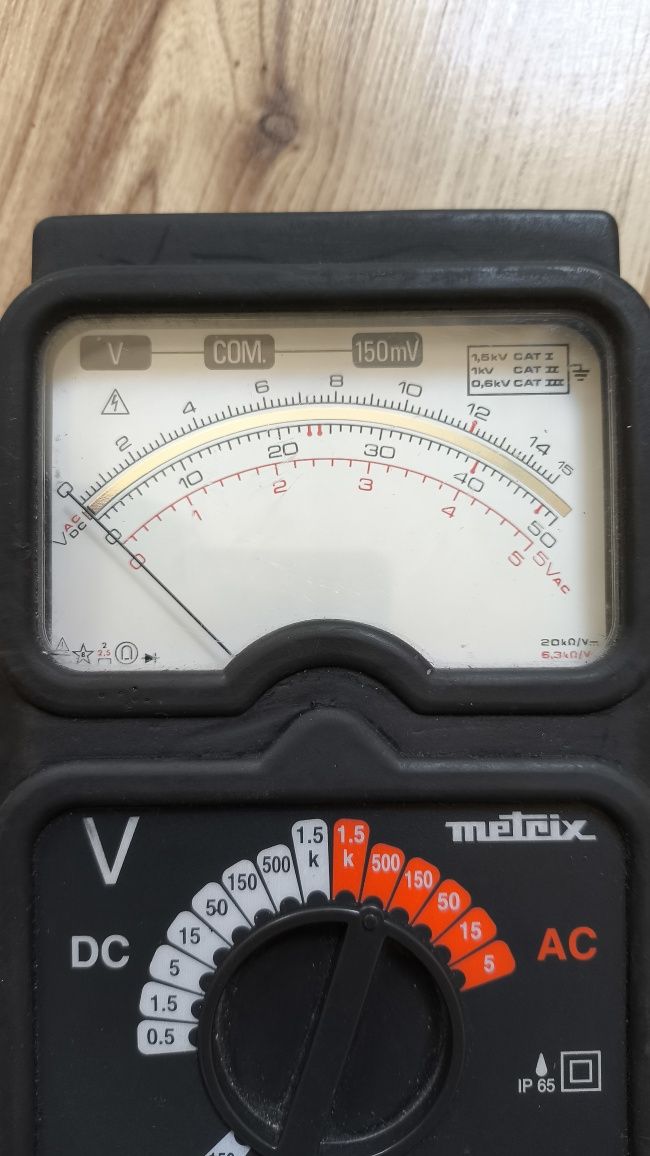 Измервателен уред волтметър Metrix MX 125