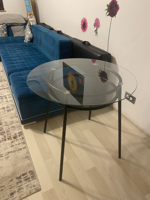 Masuta din stica rotunda