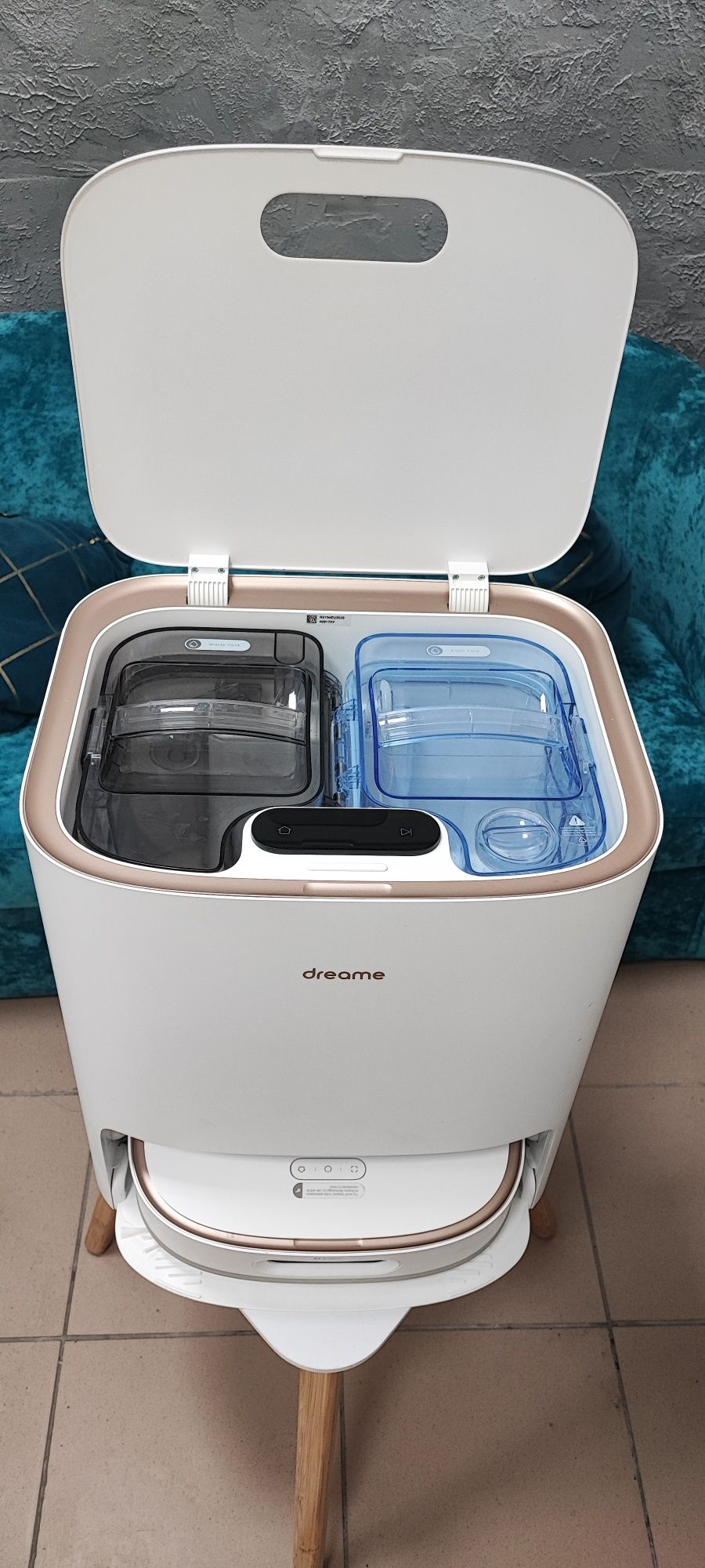 Robot aspirator Dreame w10 pro