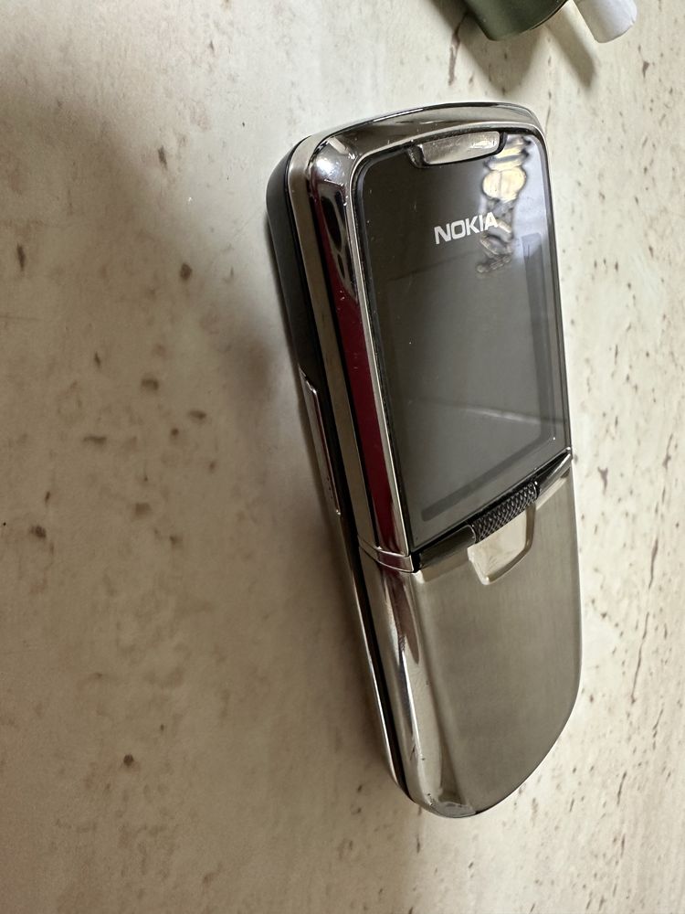 Nokia 8800 silver  articole