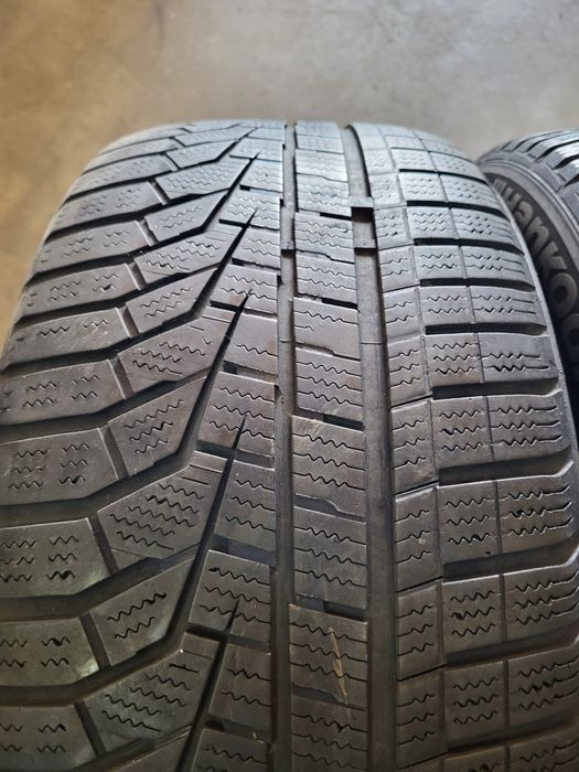 2 anvelope 225 50 R 17 Hankook iarna