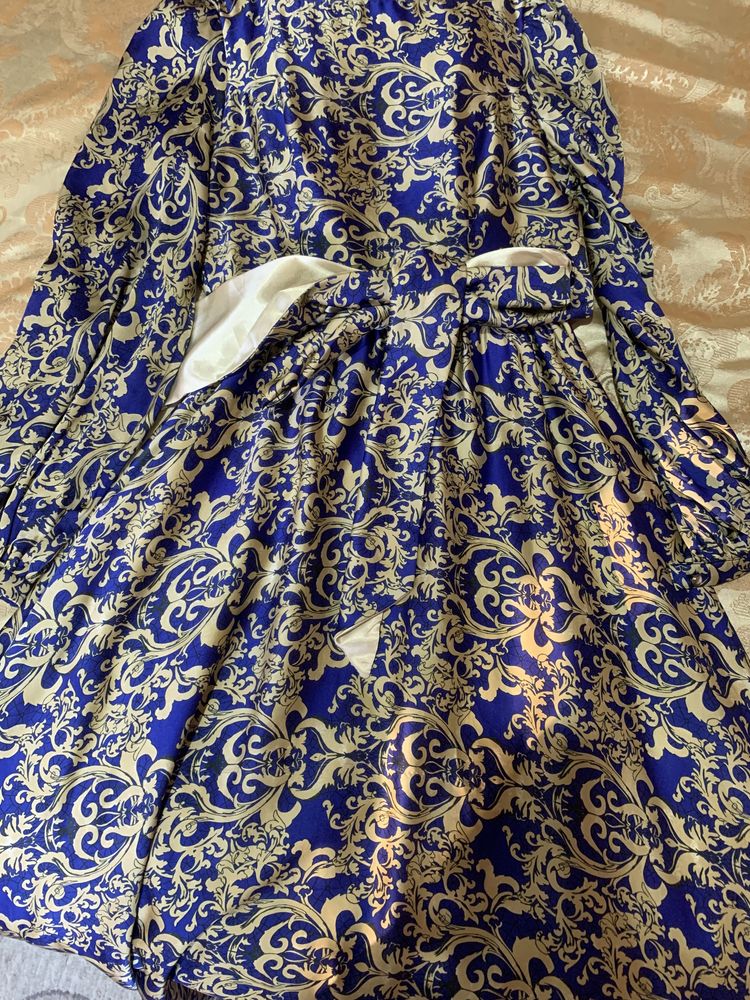 Длинное платье атласное