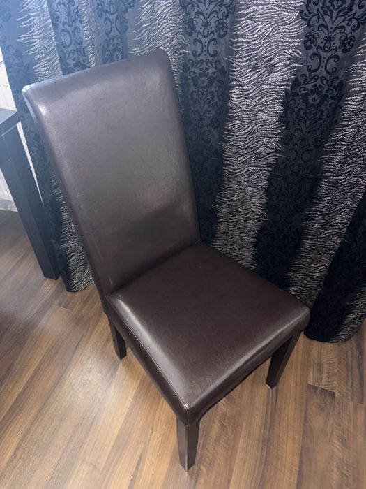 Vand set masa + 4 scaune