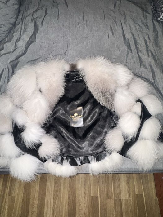 blăniță naturală de vulpe alb/gri
