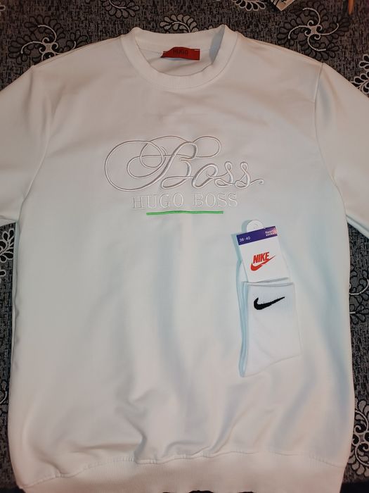 "Стильная кофта Hugo Boss, размер L — 12 000 тг + носки Nike в подарок
