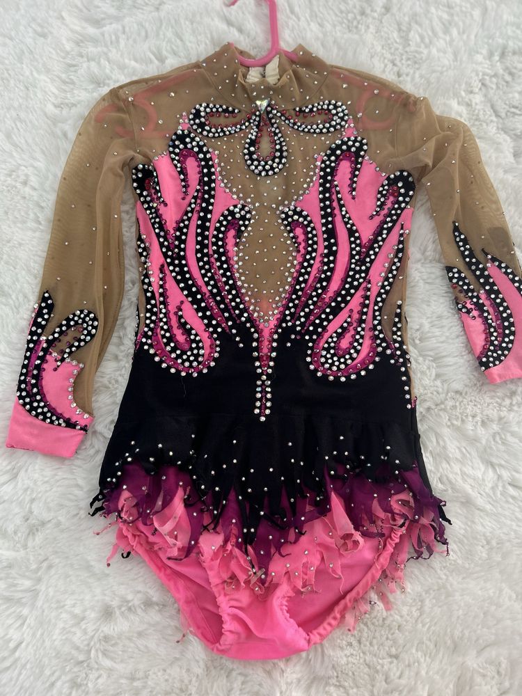 Costum gimnastica ritmica
