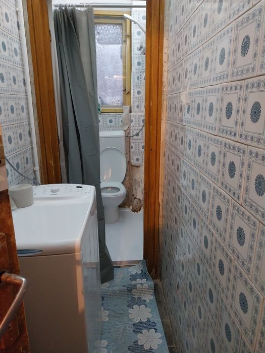 Inchiriez camera de cămin cu baie proprie si încalzire cu cnvector