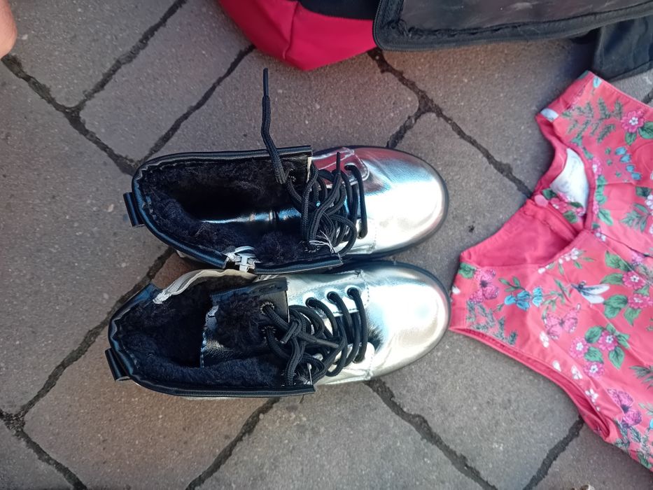 Vând haine pentru copii 6-7 ani , acvariu de pești și tot felul de ele