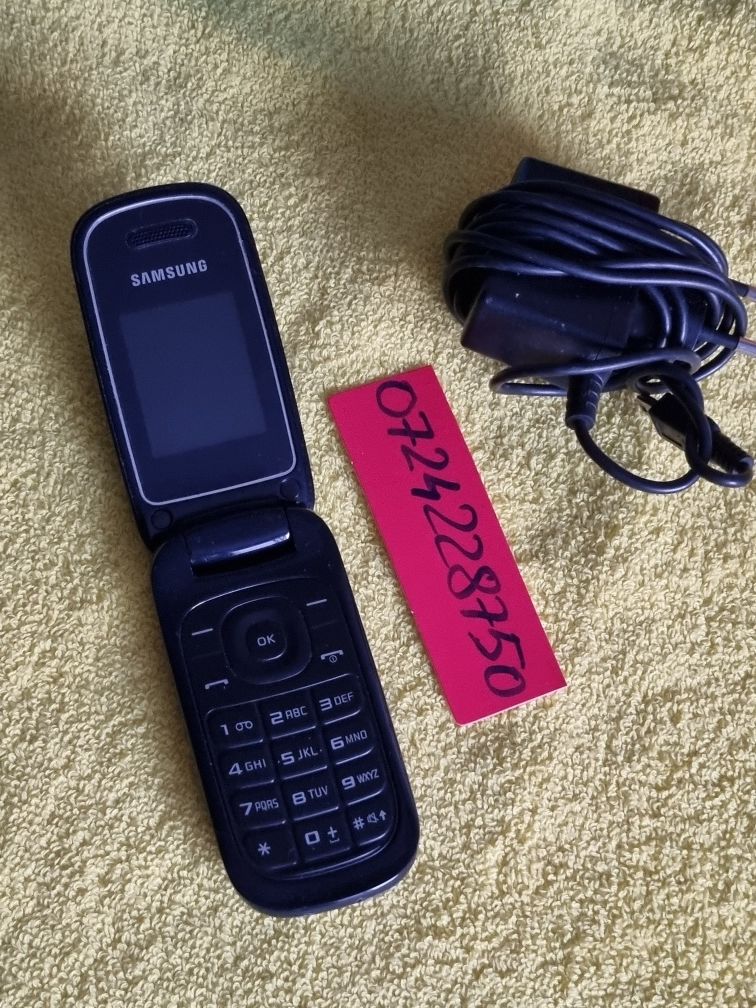 Telefon cu clapeta Samsung cu incarcator original