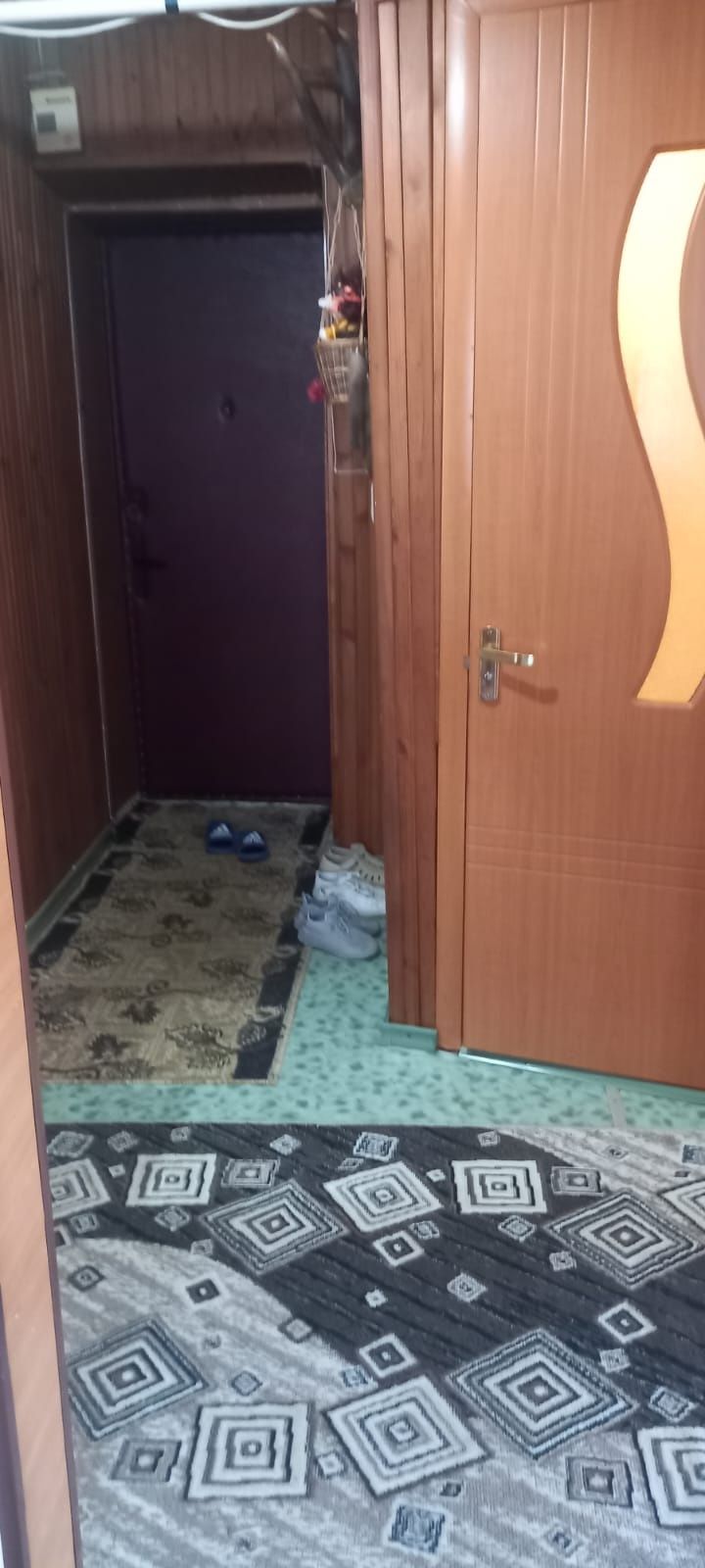 Продам двух комнатную квартиру