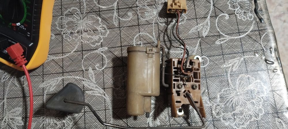 Датчик уровня топлива Камри 20