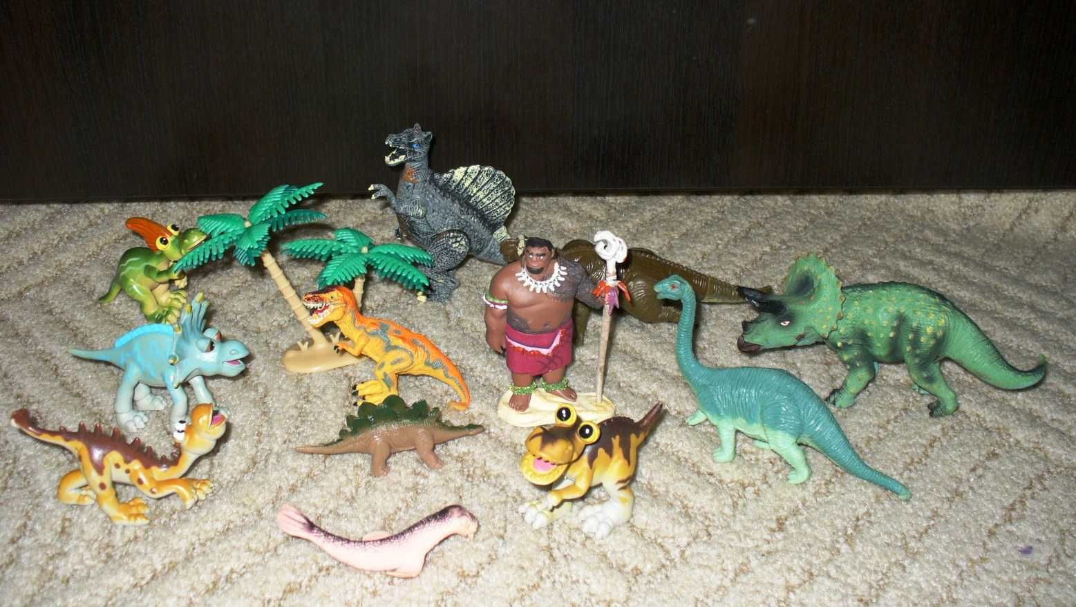 Jucarii dinozauri, playmobil, tort , plusuri