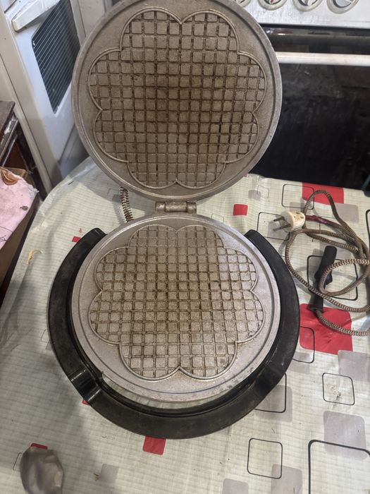 Продам вафельницу