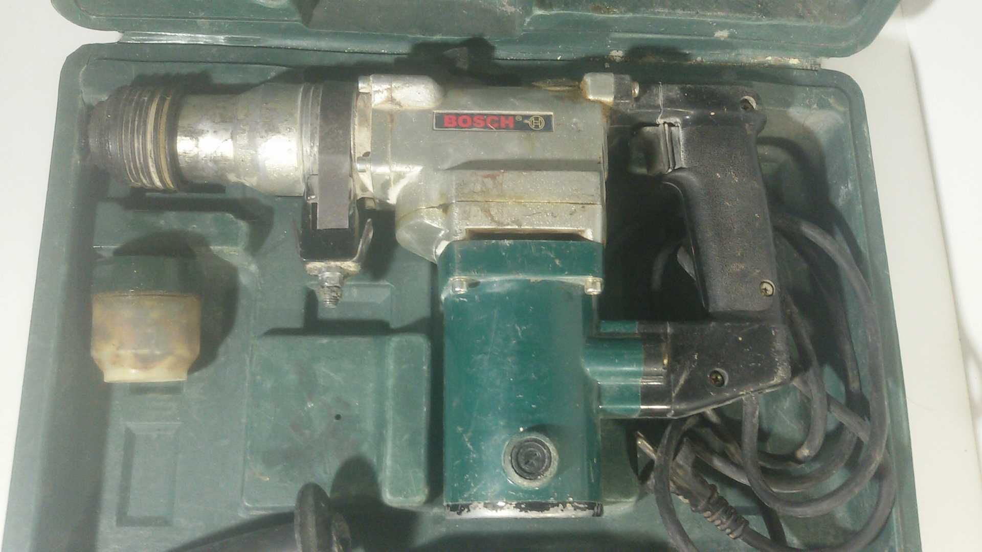 Bosch HT-2L-26 перфоратор/къртач в куфарче