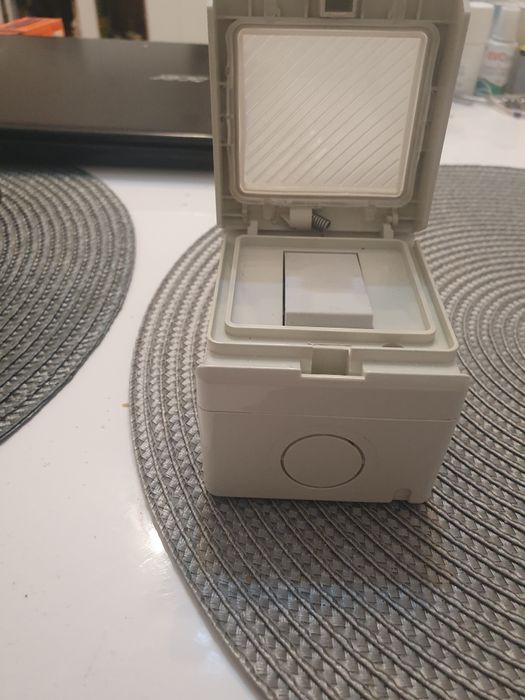 Vând întrerupător exterior