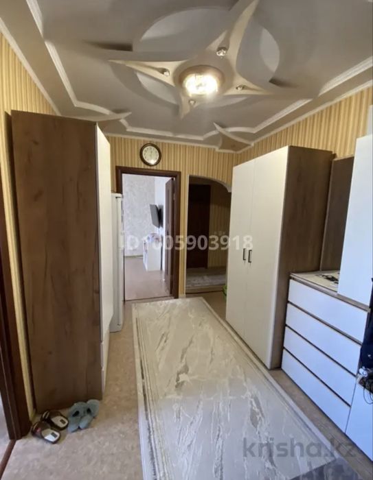 продам 3-х комнатную квартиру, в 11 мкр , 8/10 эт.