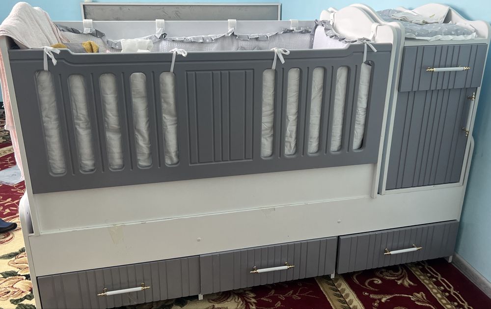 Манеж сотилади янги