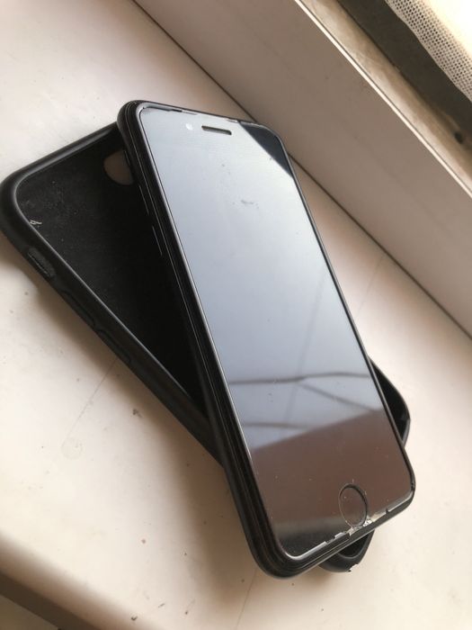 iPhone 7 (128Гб 74% емкость батареи)