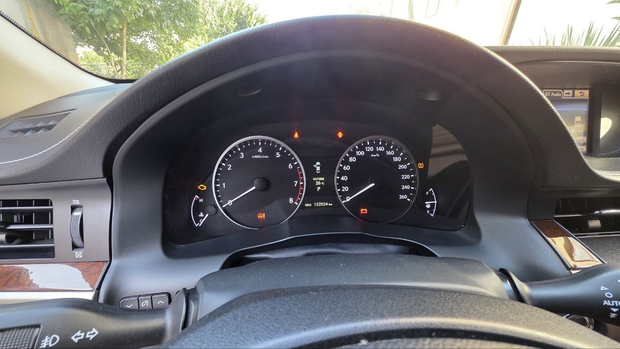 Lexus es 350 sotiladi