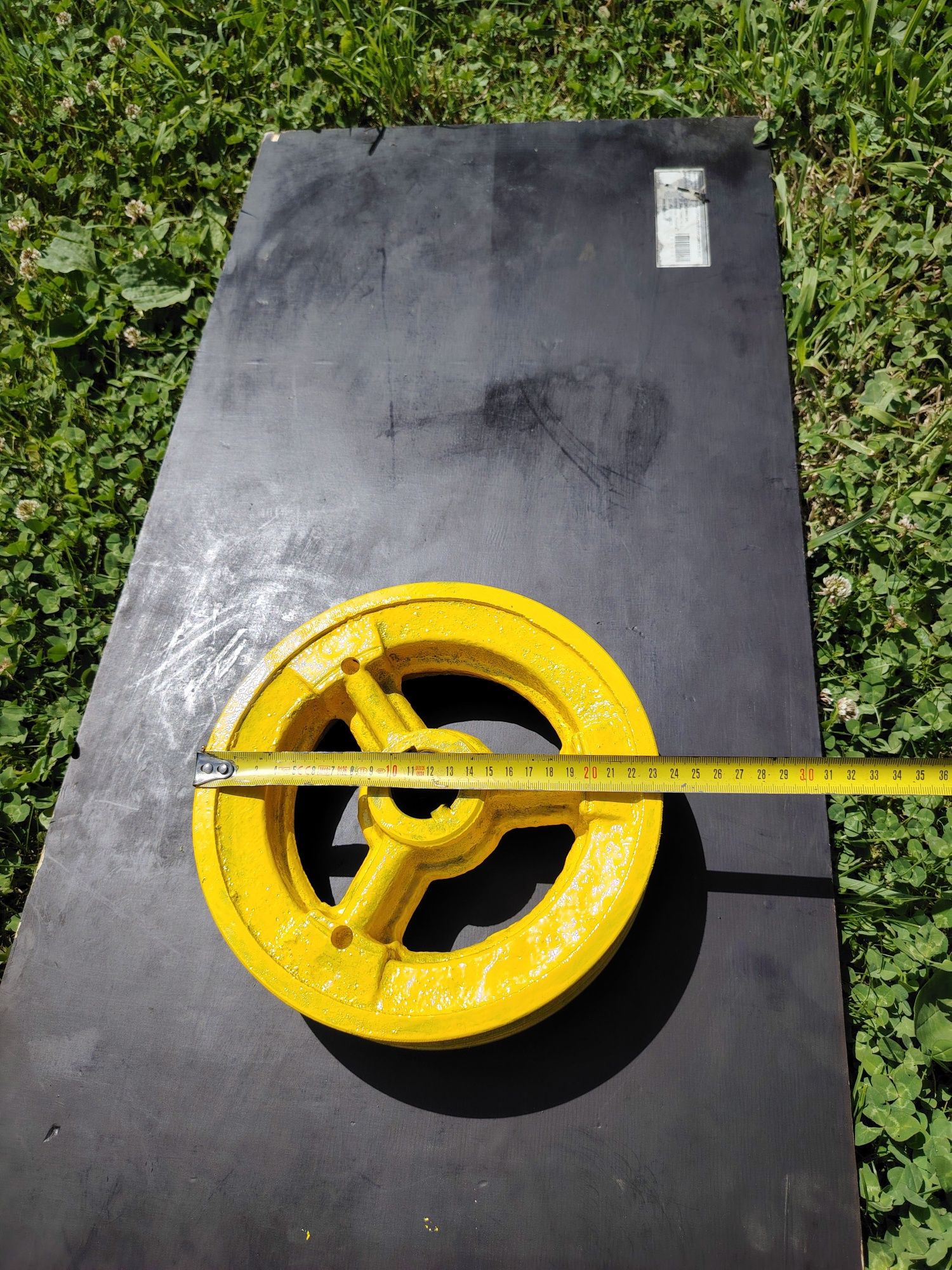 Vând fulie 230 mm