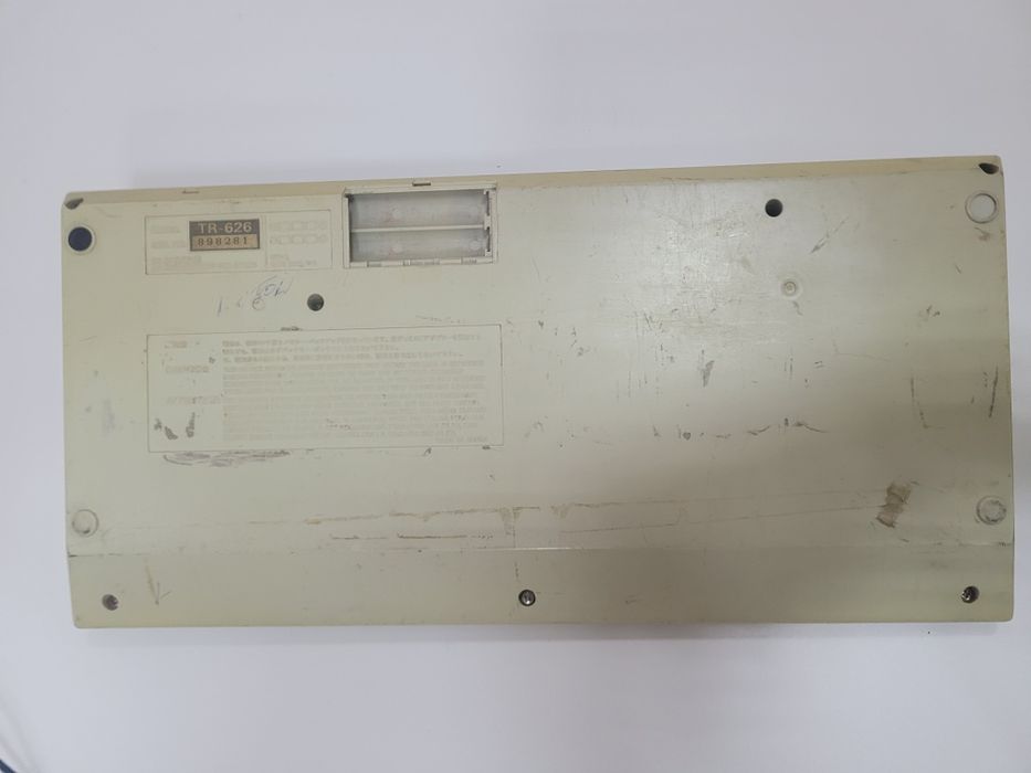 Драм машина Roland TR626