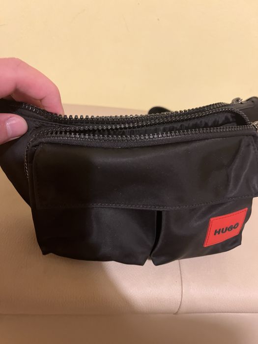 Hugo Мъжка чантичка