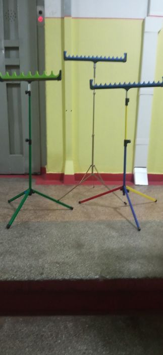 Pelerina  ,umbrela ploaie camuflaj tip  armata  impermabila și suporți