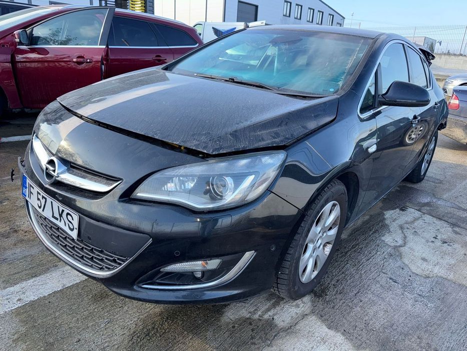 Dezmembrez / Dezmembrari / Piese / Accesorii Opel astra j facelift negru 2013 1.7 cdti A17DTF stanga