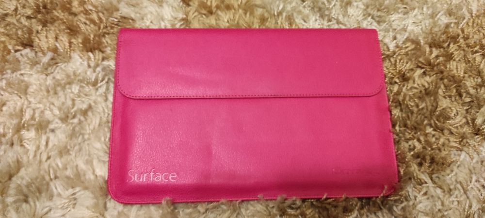 The Snugg Surface 3