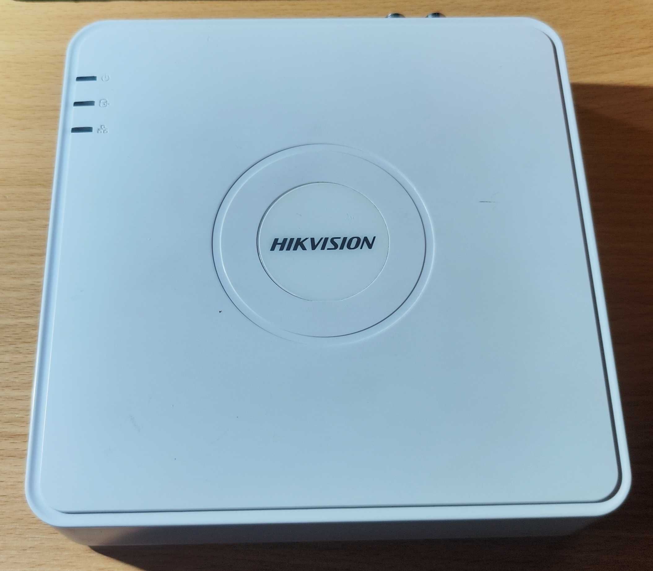 Видеорегистратор Turbo HD Hikvision DS-7104HGHI-F1