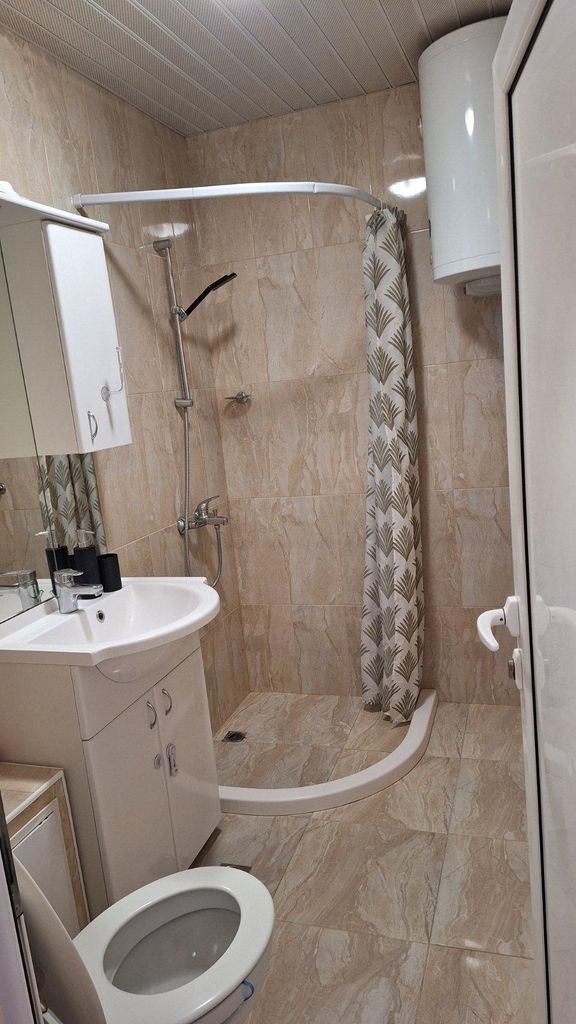 Дава се под наем Тристаен апартамент в Пловдив, Кючук Париж - 98 кв.м за 400 € - Снимка #7