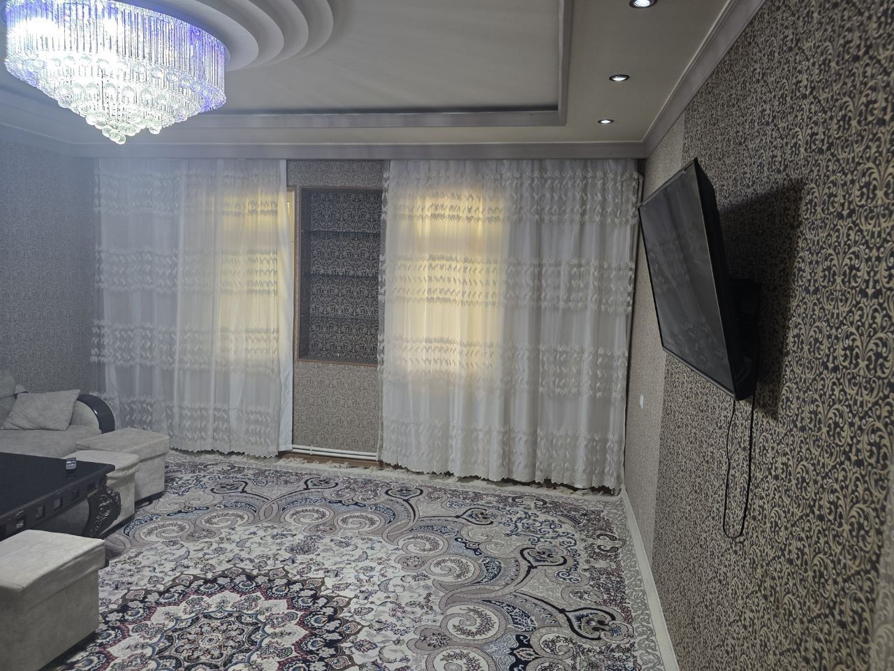 Arenda chorsu qoratosh 1 etaj samarqand darvoza makro