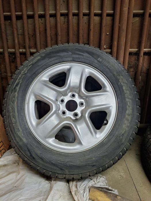 Продам зимнюю резину в хорошем состоянии б.у.