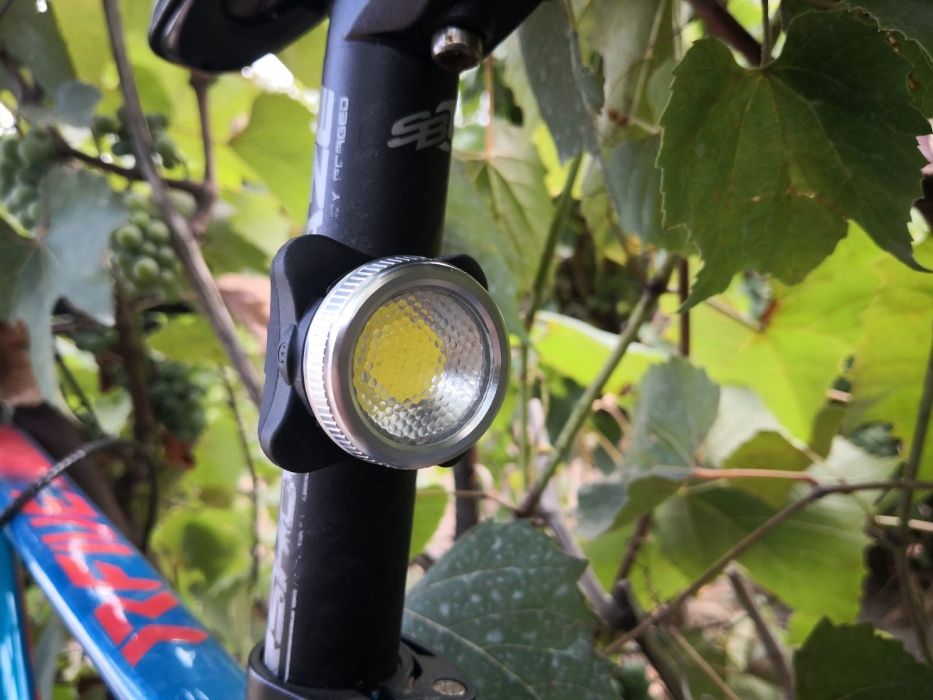 STOP Bicicleta Trotineta cu Acumulator si Led COB Foarte Puternic NOU