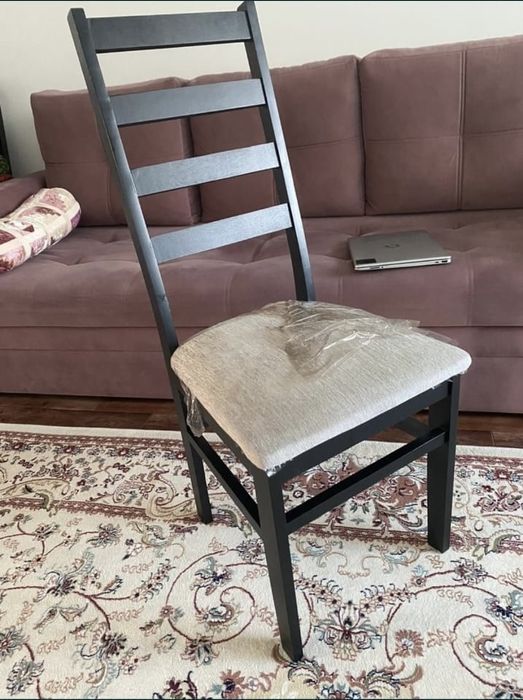 Стул - деревянный