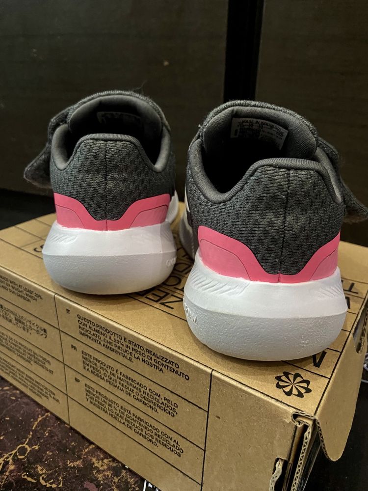 Детски оригинални маратонки Adidas номер 24