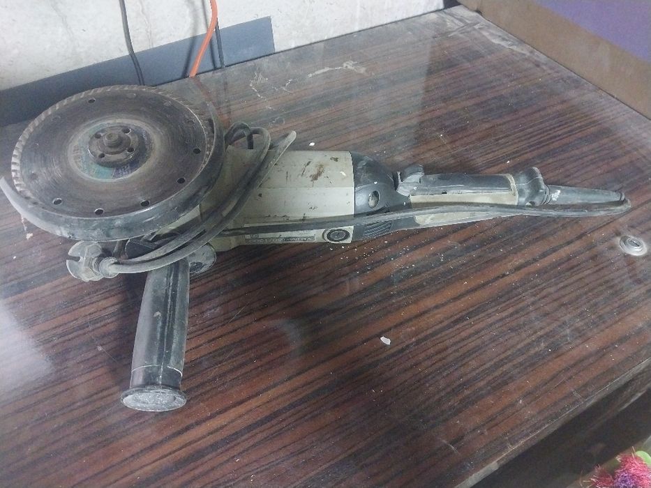 Перфоратор,болгарка рабочий