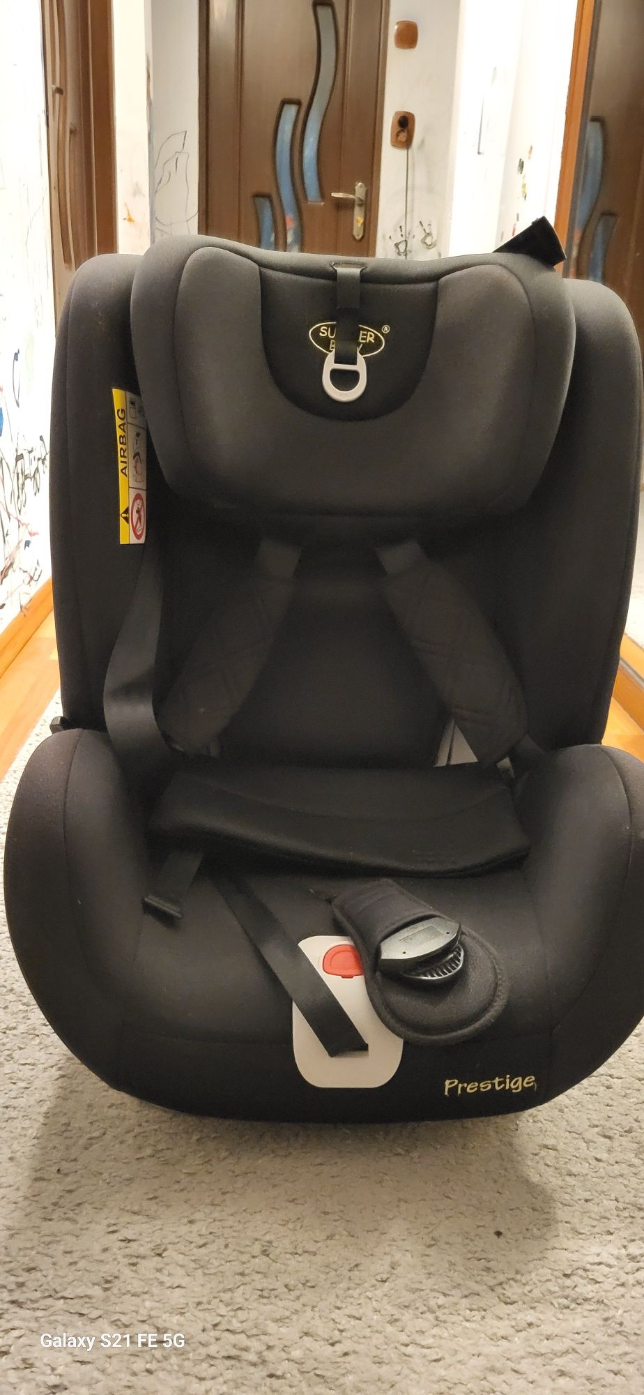 Scaun auto cu prindere isofix