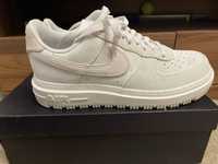 Nike Air Force 1 Luxe