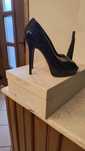 Pantofi peep-toe black Jimmy Choo din piele neagra lacuita
