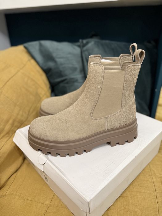 Calvin Klein Jeans Lugged Chelsea cizme piele intoarsa marimea 42 bej