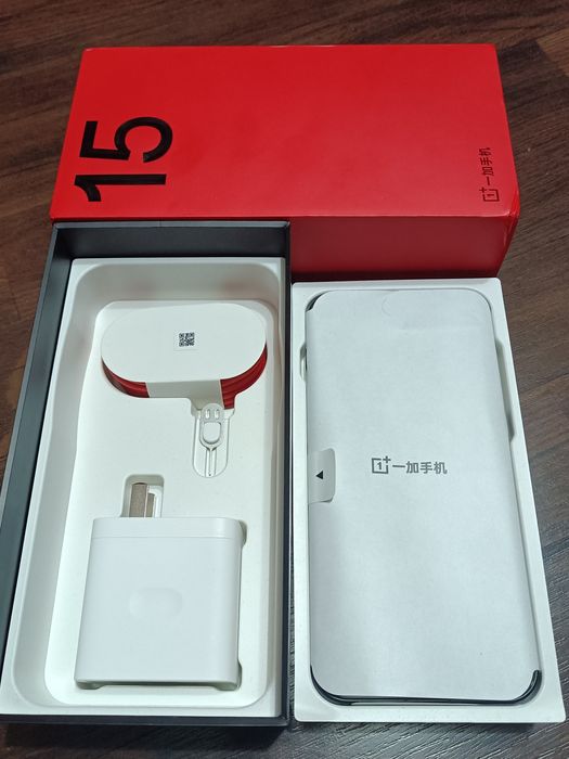 Telefon OnePlus 15 Pachet Complet  Vand Schimb