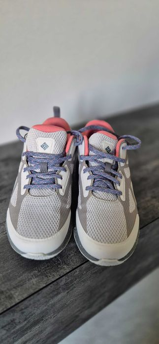 Columbia кроссовки женские