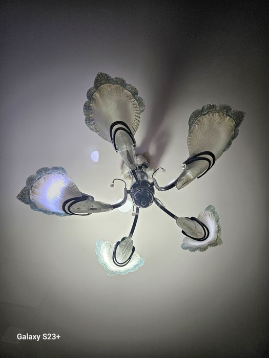 Люстры 2 шт продаются