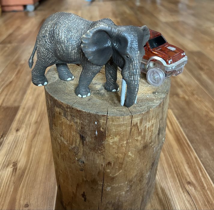 Продам фигурку африканского слона