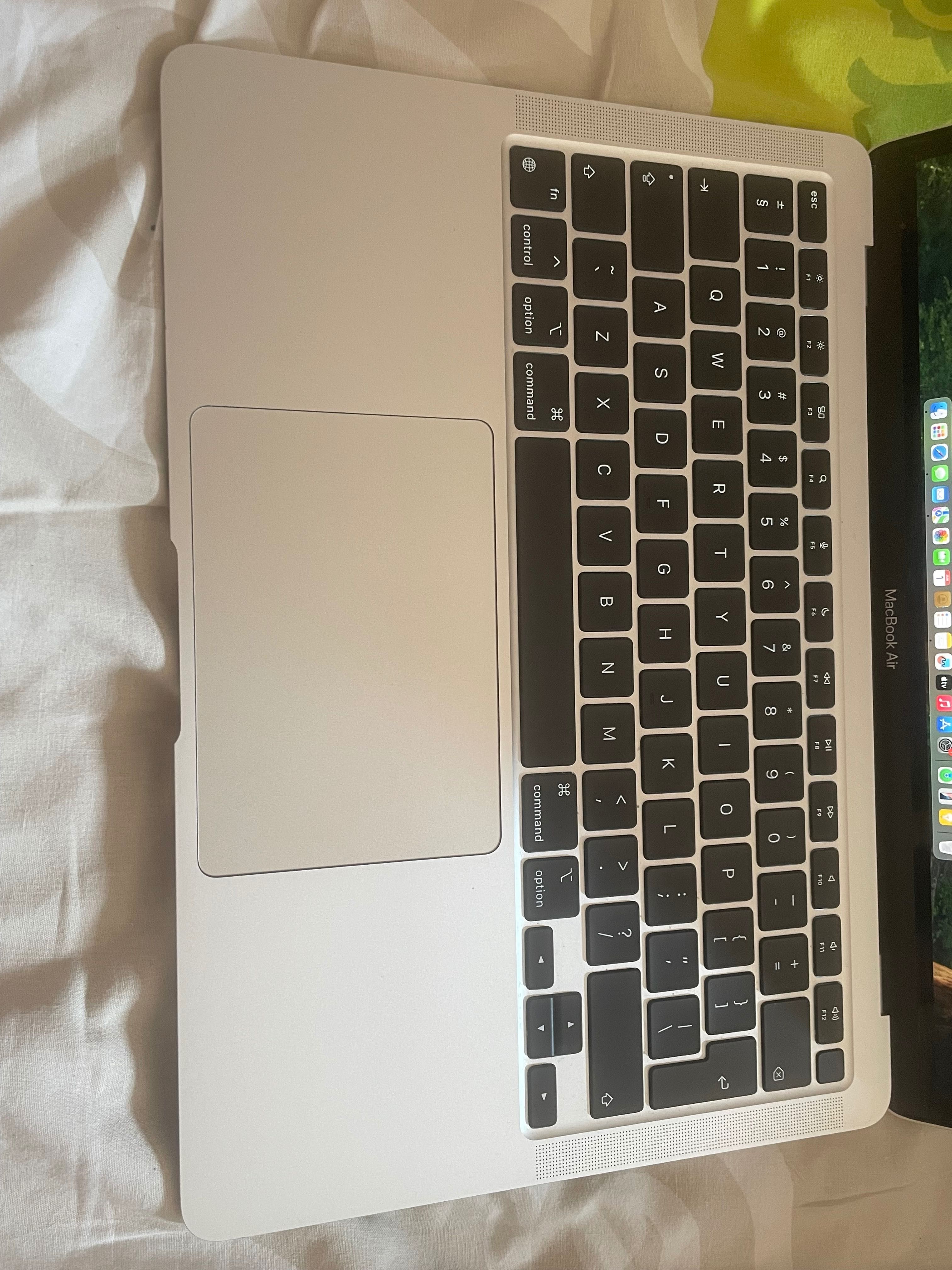 MacBook Air 13-inch with Apple M1 chip